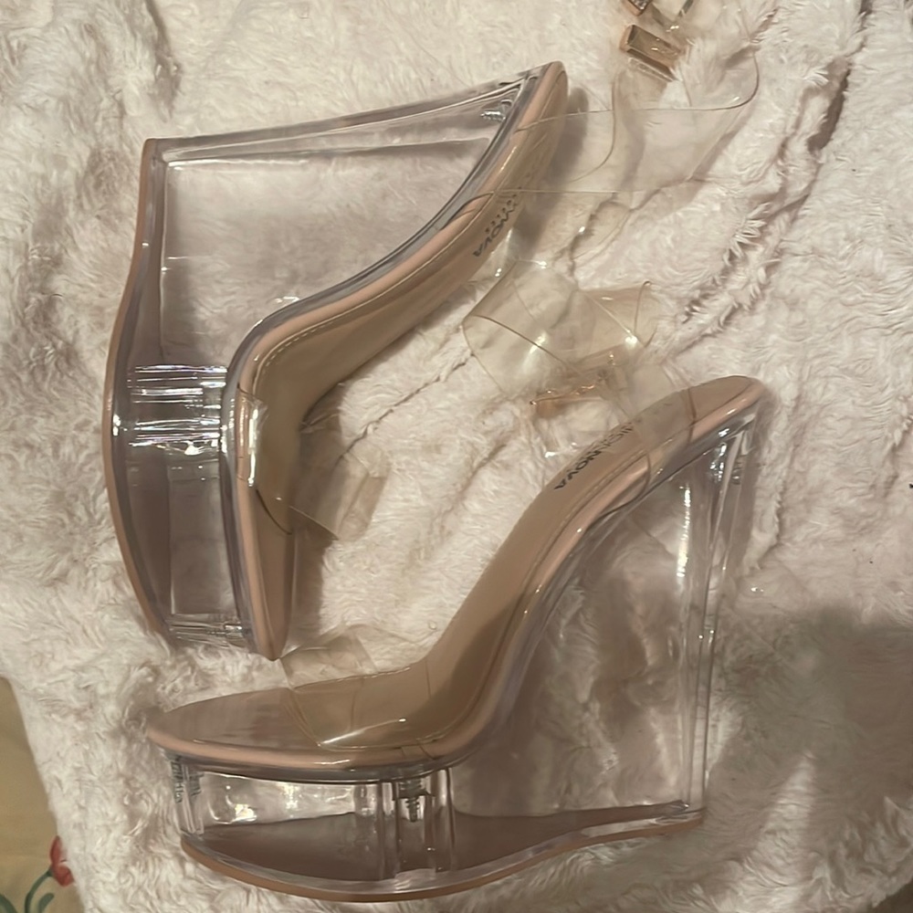 Clear wedges